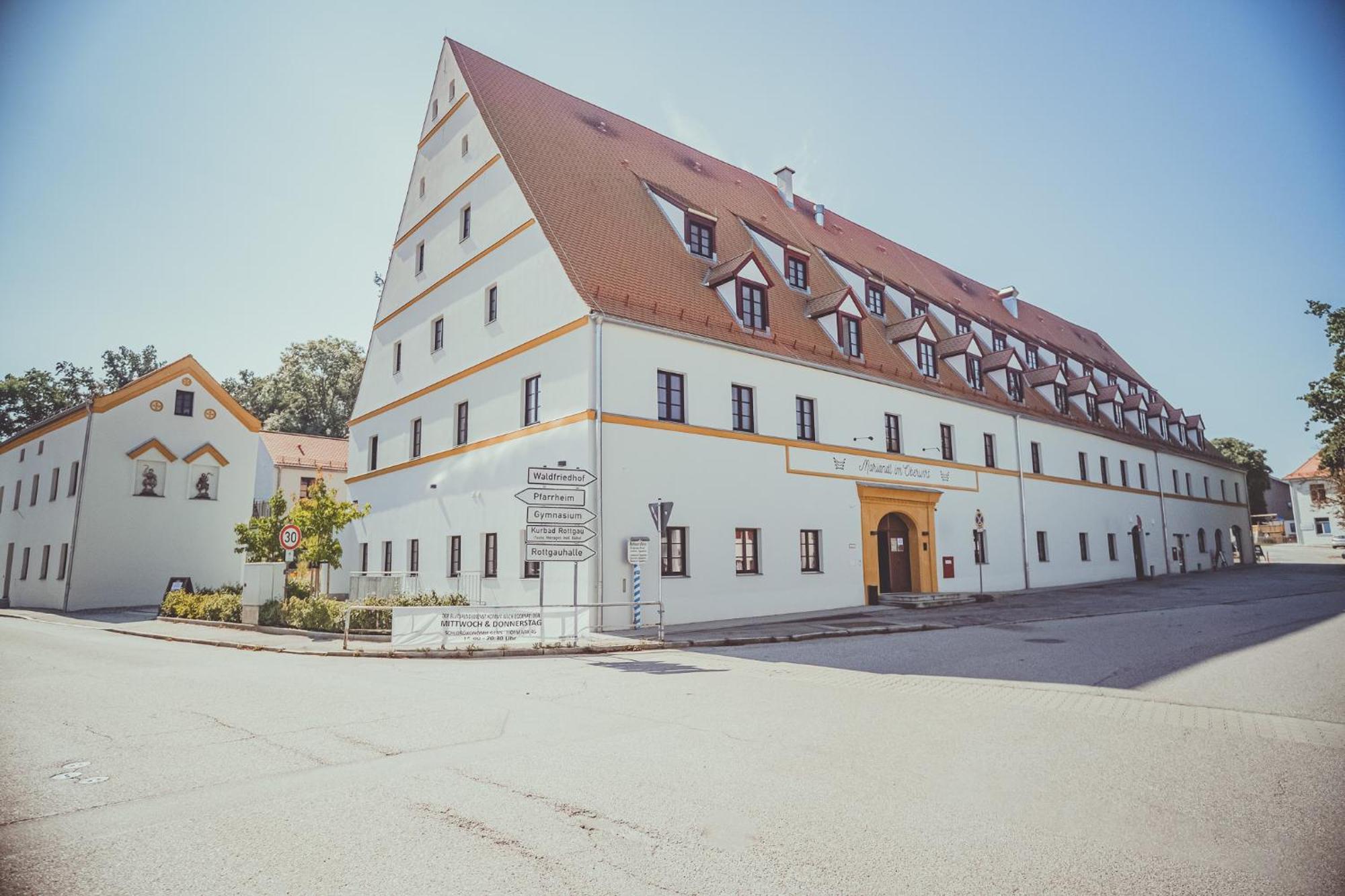 Mariandl Im Oberwirt Aparthotel Eggenfelden Bagian luar foto